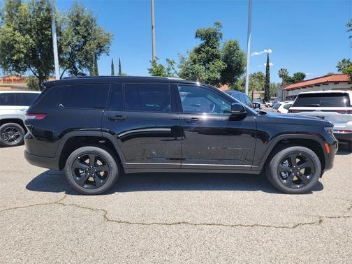 2025 Jeep Grand Cherokee L Laredo