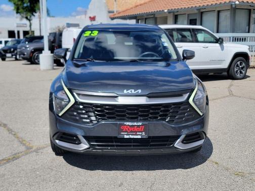Gray 2023 Kia Sportage LX