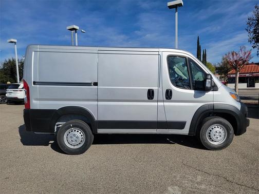2025 RAM ProMaster 1500 Low Roof
