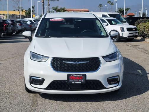 2023 Chrysler Pacifica Hybrid Touring L