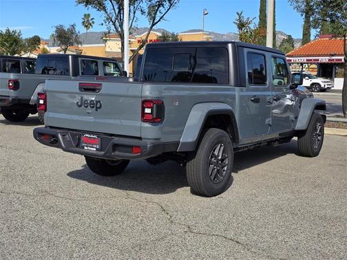 2026 Jeep Gladiator Sport