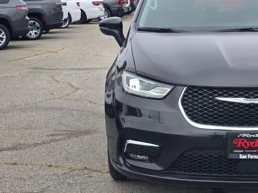 Black 2023 Chrysler Pacifica Touring-L
