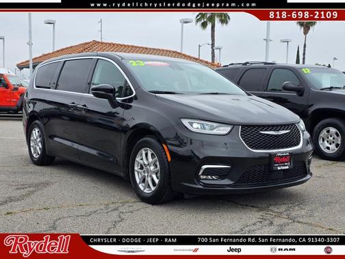 Black 2023 Chrysler Pacifica Touring-L