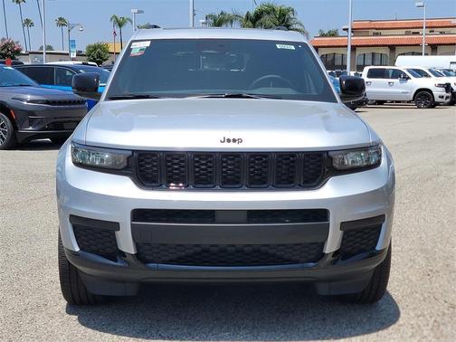 2025 Jeep Grand Cherokee L Laredo