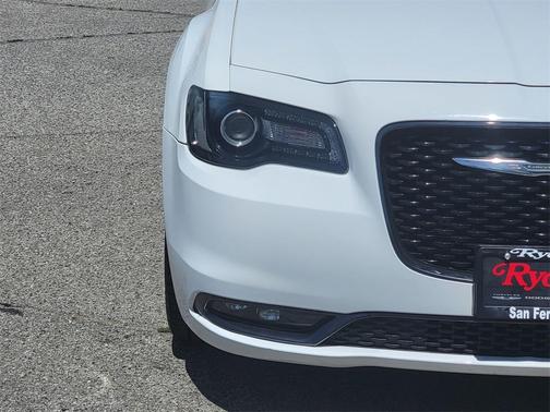 2019 Chrysler 300 S