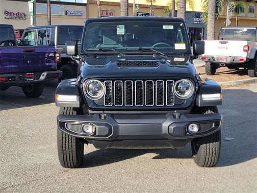 2026 Jeep Gladiator Sport