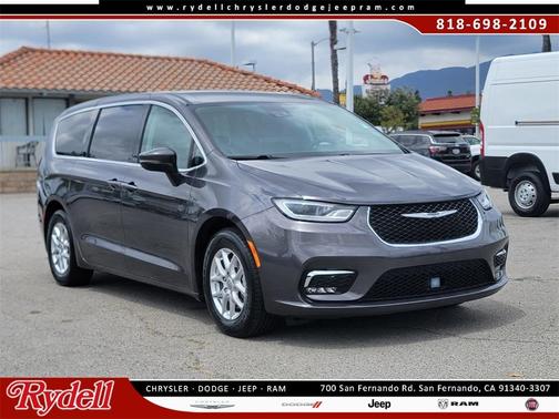 2023 Chrysler Pacifica Touring-L