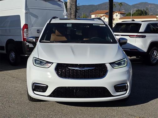 2026 Chrysler Pacifica Pinnacle