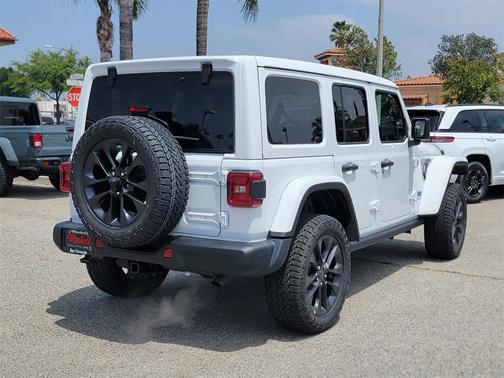 2025 Jeep Wrangler 4xe Sahara