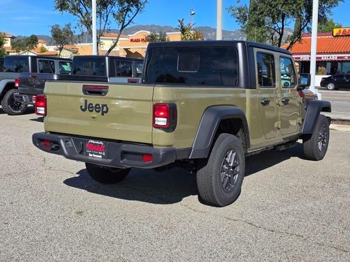 2026 Jeep Gladiator Sport
