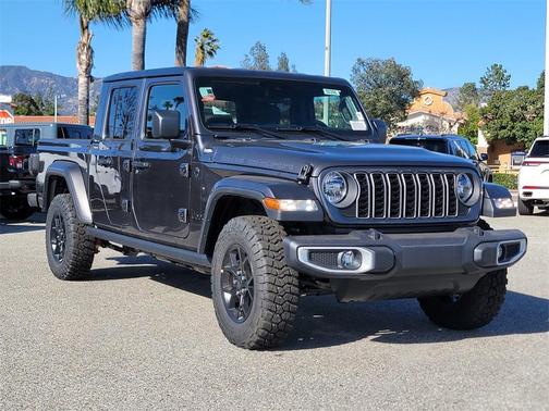 2025 Jeep Gladiator Sport