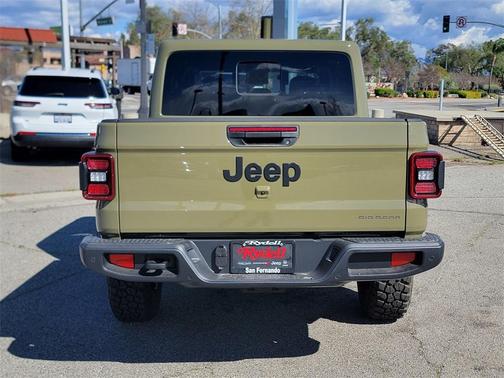 2025 Jeep Gladiator Sport