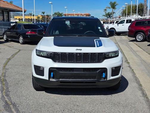 2022 Jeep Grand Cherokee 4xe Trailhawk