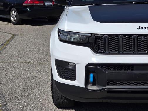 2022 Jeep Grand Cherokee 4xe Trailhawk