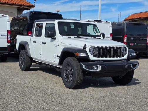 2026 Jeep Gladiator Sport