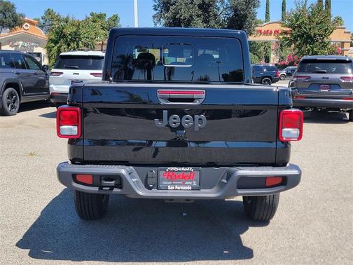 2025 Jeep Gladiator Sport