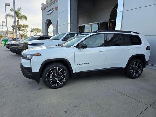 2026 Jeep Cherokee Overland
