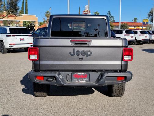 2025 Jeep Gladiator Sport