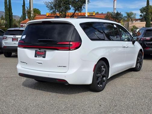 2026 Chrysler Pacifica Limited