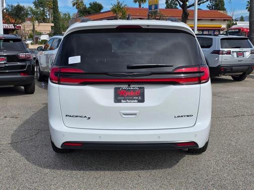 2026 Chrysler Pacifica Limited