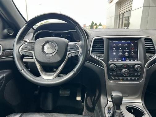 White 2018 Jeep Grand Cherokee Overland