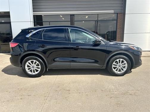 Black 2021 Ford Escape SE