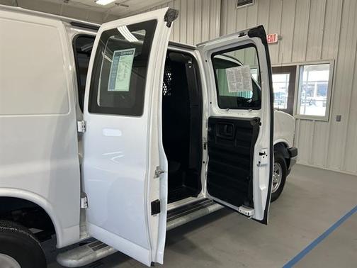 2022 Chevrolet Express 2500 Work Van