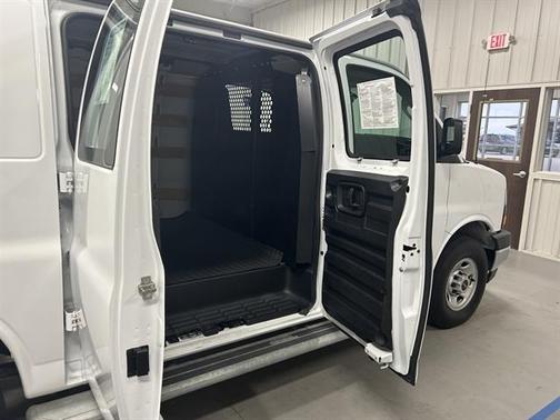 2022 GMC Savana 2500 Work Van