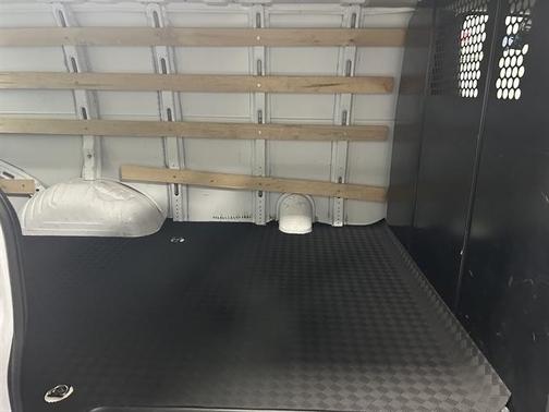 2022 GMC Savana 2500 Work Van