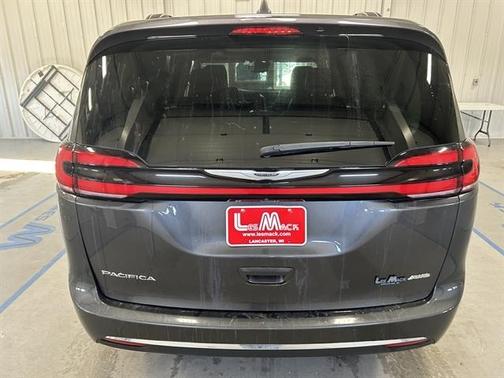 2022 Chrysler Pacifica Touring-L