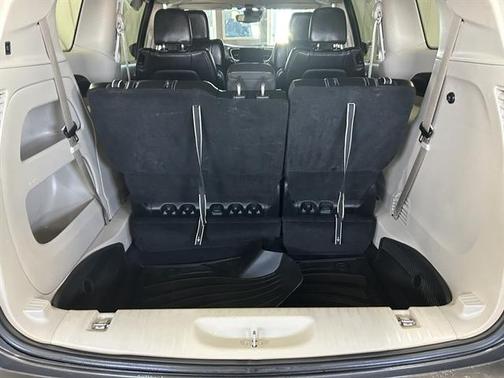 2022 Chrysler Pacifica Touring-L