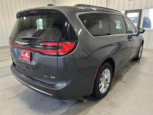 2022 Chrysler Pacifica Touring-L