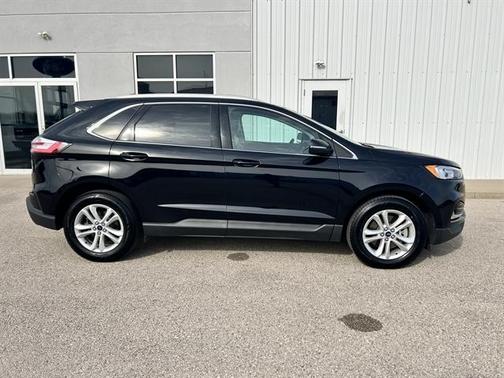 Black 2019 Ford Edge SEL