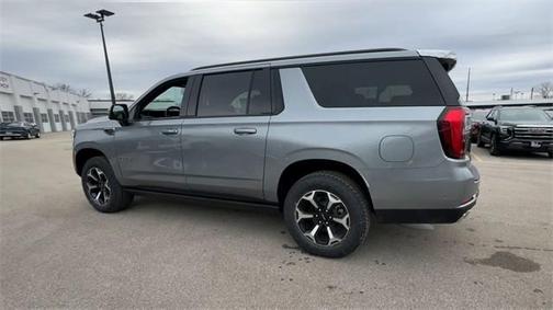 2025 GMC Yukon XL 4WD AT4