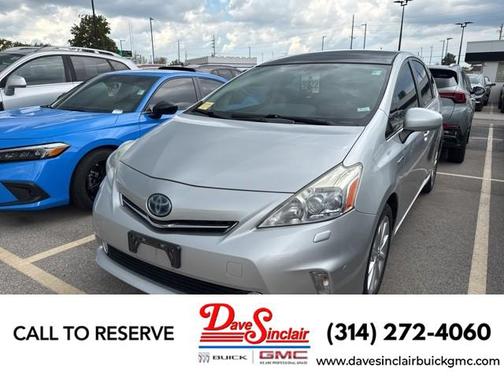 2013 Toyota Prius v Five