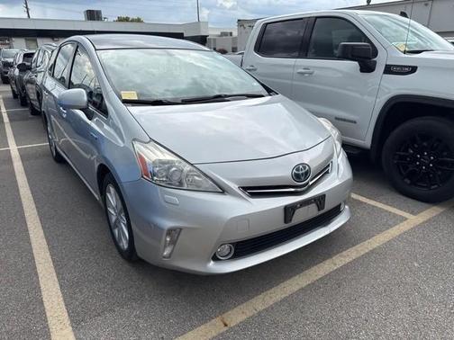 2013 Toyota Prius v Five