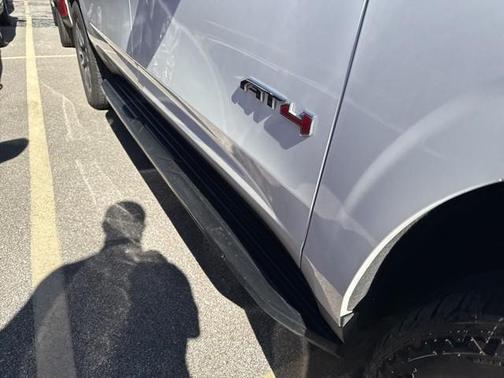 2023 GMC Yukon XL 4WD AT4