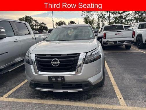 Brilliant Silver Metallic 2025 Nissan Pathfinder SL FWD