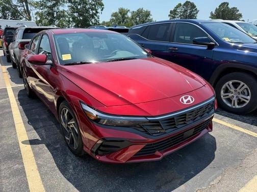 2025 Hyundai ELANTRA SEL