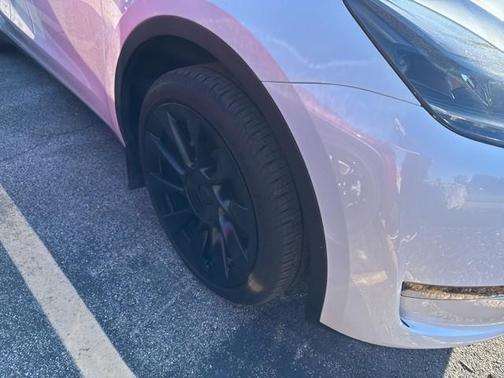 2024 Tesla Model Y Long Range Dual Motor All-Wheel Drive