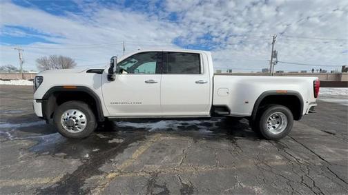 2025 GMC Sierra 3500 Denali