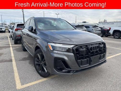 2025 Audi Q7 55 Premium Plus