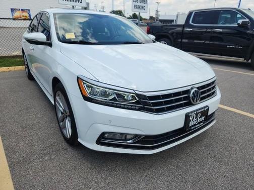 2017 Volkswagen Passat 1.8T SE w/Technology