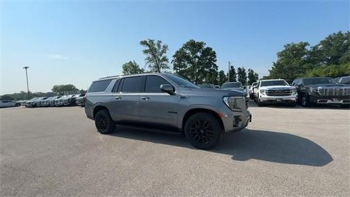 2022 GMC Yukon XL 4WD AT4