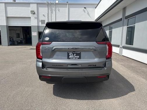 2022 GMC Yukon XL 4WD AT4