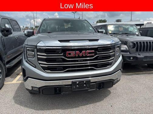 Sterling Metallic 2024 GMC Sierra 1500 SLT