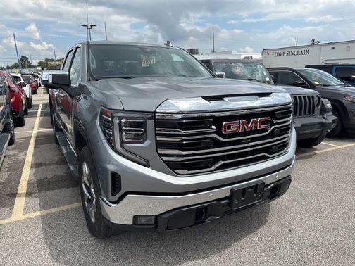 Sterling Metallic 2024 GMC Sierra 1500 SLT