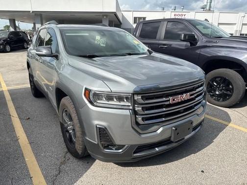 2023 GMC Acadia AWD AT4