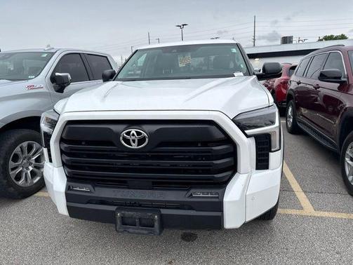 White 2022 Toyota Tundra SR5