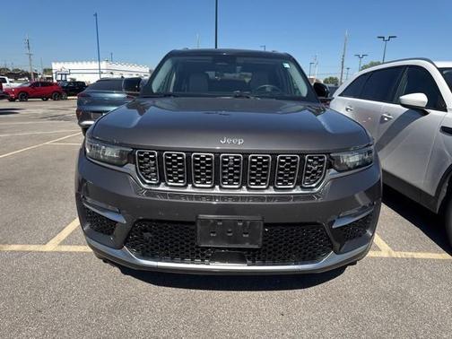 2022 Jeep Grand Cherokee Summit